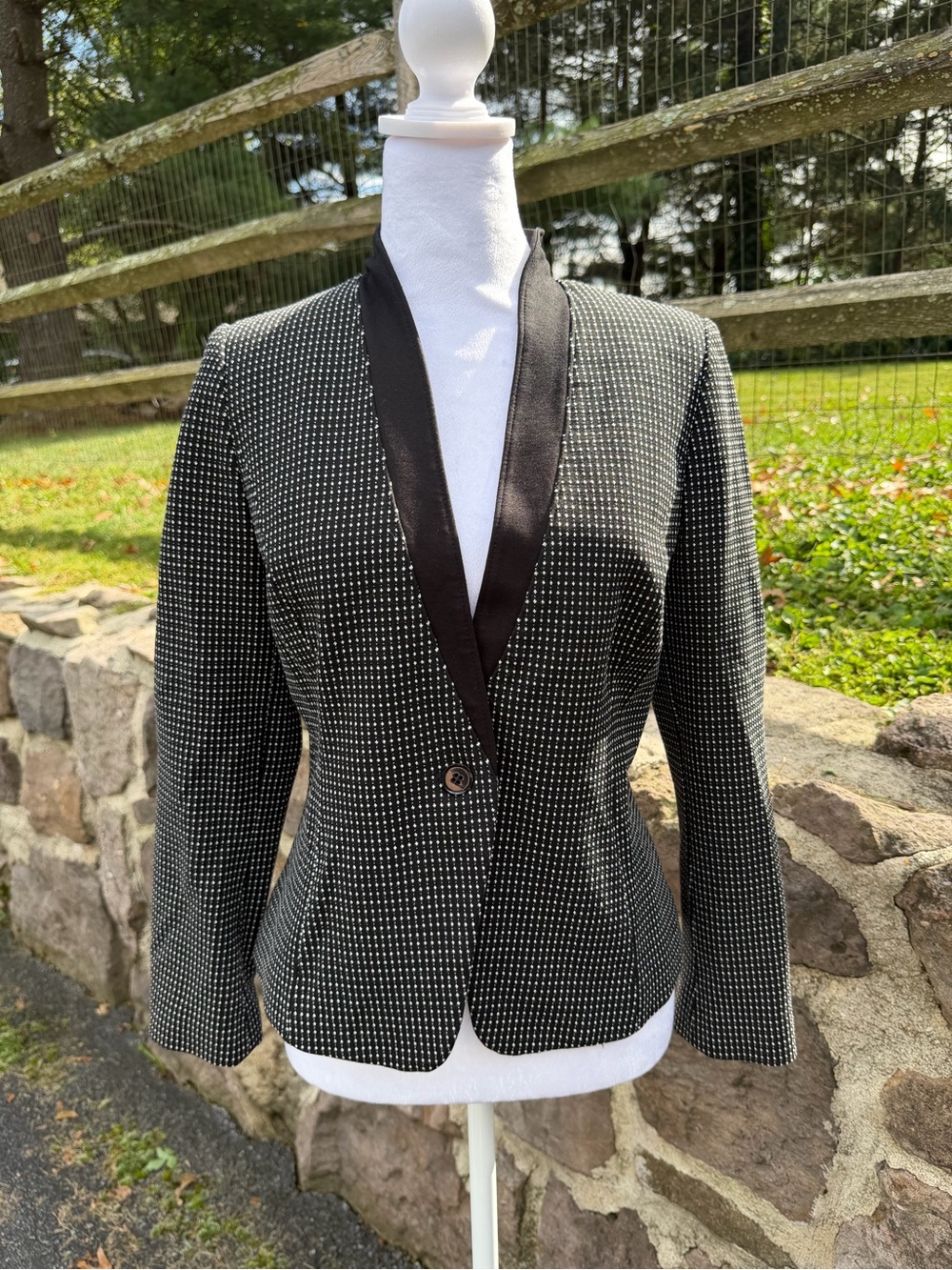White House Black Market Black & White Dot-Pattern Blazer